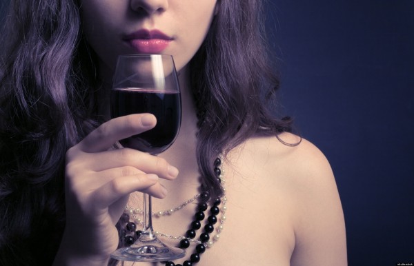 9 tác dụng tuyệt vời của rượu vang đối với sức khỏe phụ nữ